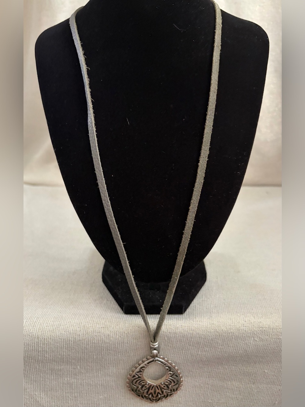 Vintage-Style Gray Suede Pendant Necklace - Unbranded